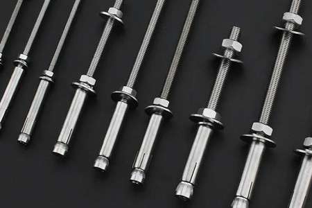 超長(zhǎng)螺栓連接時(shí)是否需要特殊工具？扳手不可少！